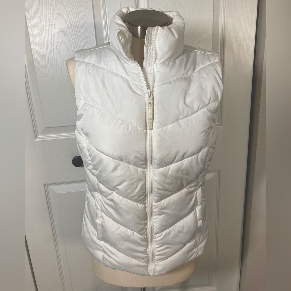 White Aeropostale puff vest size small.